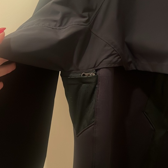 Men’s Under Armour Golf Jacket - Picture 3 of 6